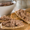 terrine-pate-foie-oie-fermiere-gaec-villeneuve-tartine-apero