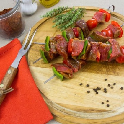 brochettes-boeuf-viande-rouge-blond-aquitaine-barbecue-grillade-gaec-villeneuve-saint-maurice-etusson